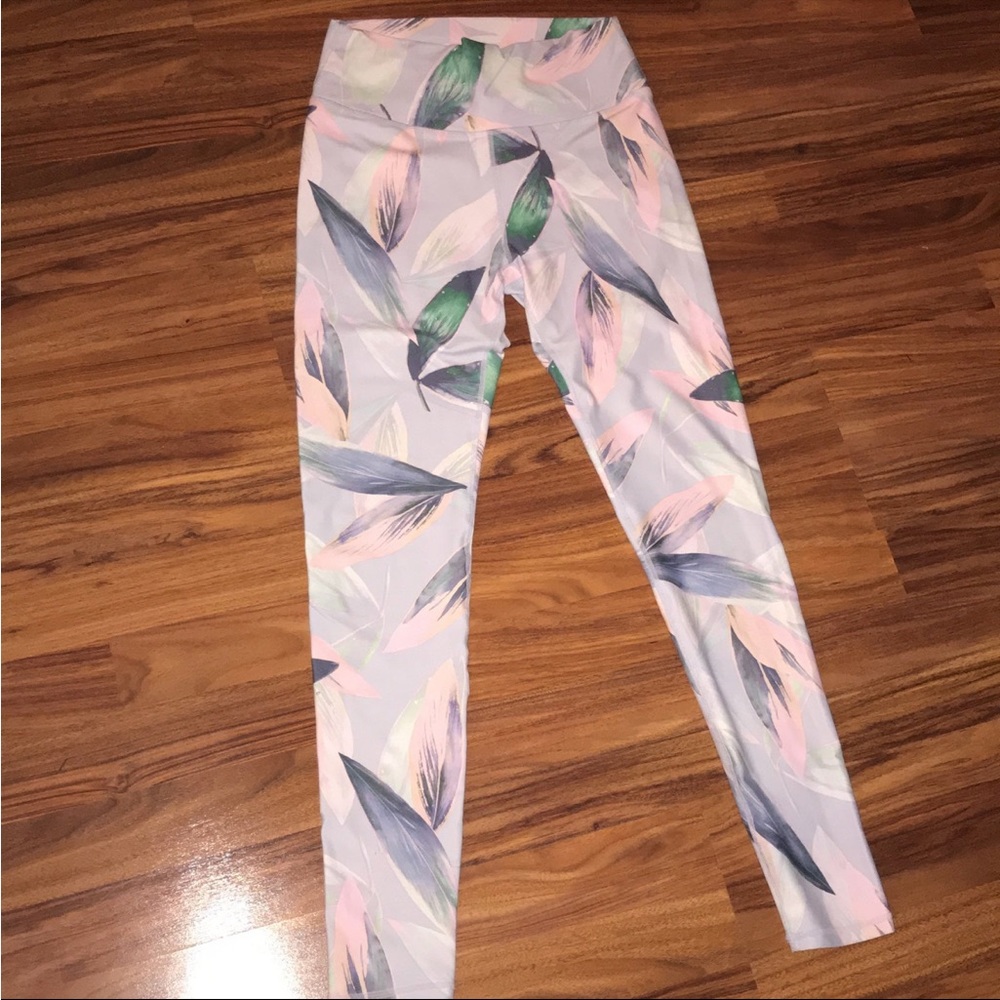 Fabletics Miami Print - Picture 3 of 4